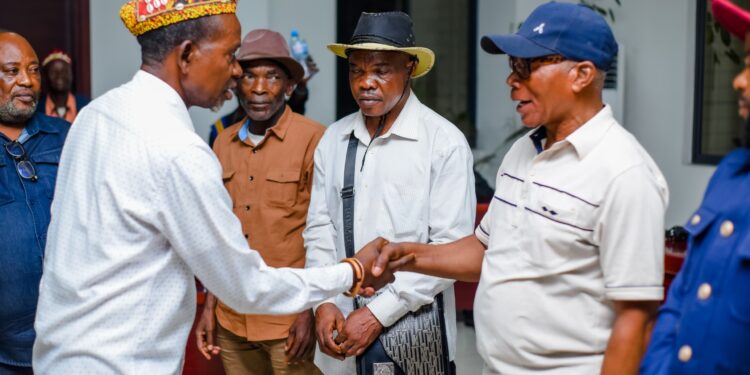 RDC : Les communautés Teke et Yaka acceptent enfin de se serrer les mains