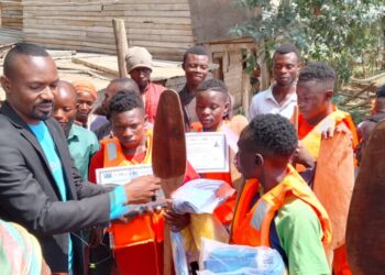Sud-Kivu : Des jeunes adolescents bénéficient de kits de réinsertion socio-économique dans le cadre du projet de résilience