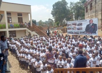 Bukavu: Le ministre Aimé Boji SANGARA inaugure à Bagira l&rsquo;école primaire NAYAWEZA construite sur ses fonds propres