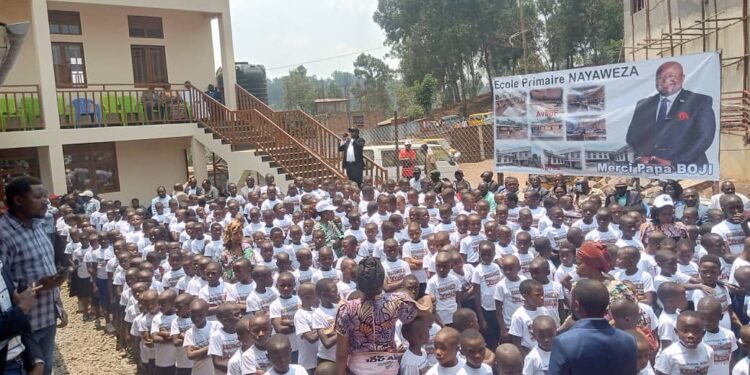 Bukavu: Le ministre Aimé Boji SANGARA inaugure à Bagira l’école primaire NAYAWEZA construite sur ses fonds propres
