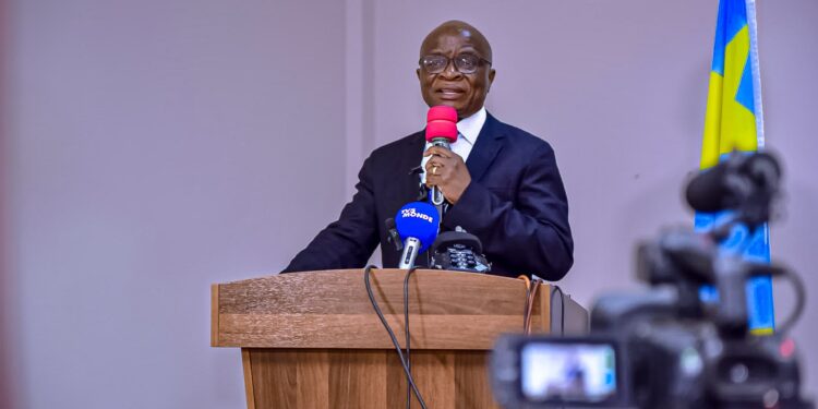 RDC/Accès aux charges publiques exécutives : Justin Kalumba fustige le comportement des jouisseurs incompétents