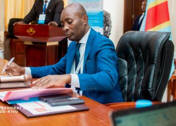 Sud Kivu : Pour avoir donné presque tous les postes aux membres de son parti politique, l’AFDC A, l’UDPS/TSHISEKEDI décide de se désengager de toute collaboration avec le gouverneur Jean Jacques PURUSI.