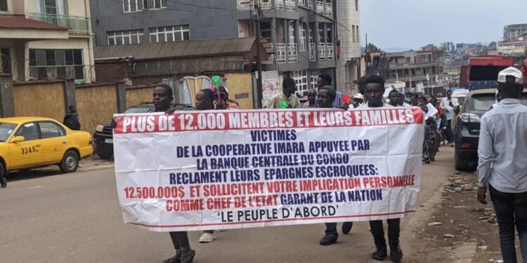 Bukavu : Les victimes de la coopérative IMARA encore une fois dans la rue ce lundi pour réclamer leurs 12. 500 000 dollars Américain.