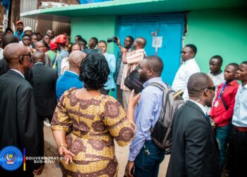 Bukavu : Démolition des boutiques à l’endroit dit chez BA CHÔMEURS, à Nyawera par le gouverneur de province, les conseillers communaux d’Ibanda satisfaits