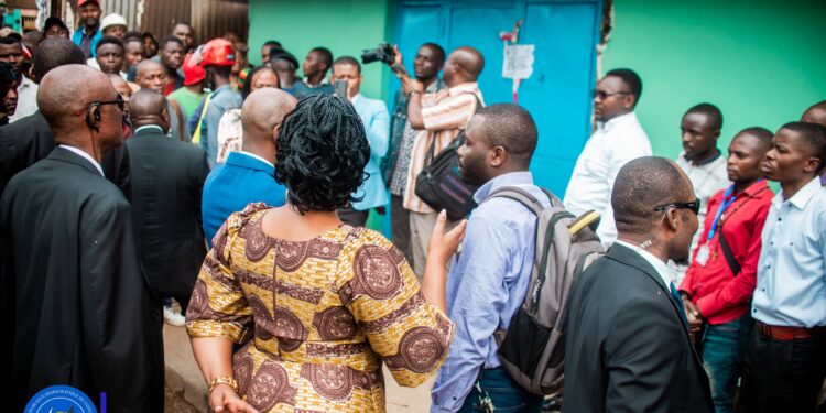 Bukavu : Démolition des boutiques à l’endroit dit chez BA CHÔMEURS, à Nyawera par le gouverneur de province, les conseillers communaux d’Ibanda satisfaits