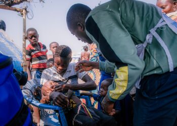 Haut-Lomani/Vaccination : Naviguer sur le fleuve et les lacs pour sauver des vies et transformer des destins !