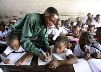 Éducation : Les menaces de désactivation des enseignants ne permettront pas une reprise effective des cours, préviennent les syndicats des enseignants de la RDC