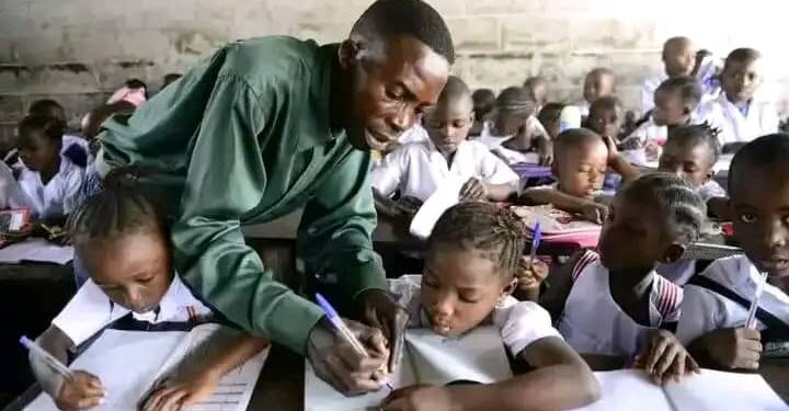 Éducation : Les menaces de désactivation des enseignants ne permettront pas une reprise effective des cours, préviennent les syndicats des enseignants de la RDC