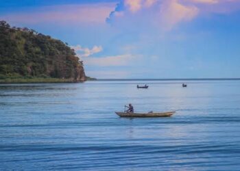 Sud kivu : Navigation sur les lacs Kivu et Tanganyika, le ministre de tutelle insiste sur le port obligatoire des gilets de sauvetage avant toute embarcation