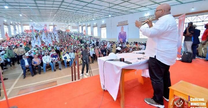 Sud-kivu: En séjour à Bukavu sur invitation de la G-ABS, le ministre Aimé Boji SANGARA sensibilise la population à soutenir le projet de changement de la constitution