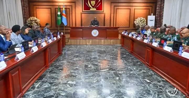RDC : Félix Tshisekedi tient le premier conseil supérieur de la défense après l’installation du nouveau chef d’état major général
