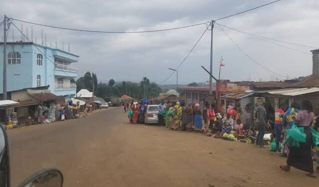 Kabare : Une voiture de marque brobox échappe à un braquage à Miti sur la RN2. 4 passagers sortent blessés