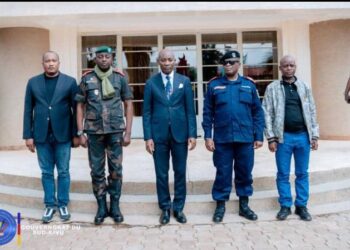 Sud-Kivu : Le gouverneur de province Jean Jacques Purusi annonce des sanctions contre les militaires indisciplinés après le carnage à Kavumu