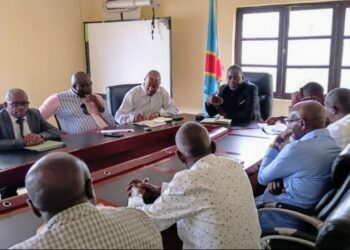 Sud-Kivu : Spoliation, insalubrité et avenir des écoles, le Vice-gouverneur Dunia réunit les acteurs clés