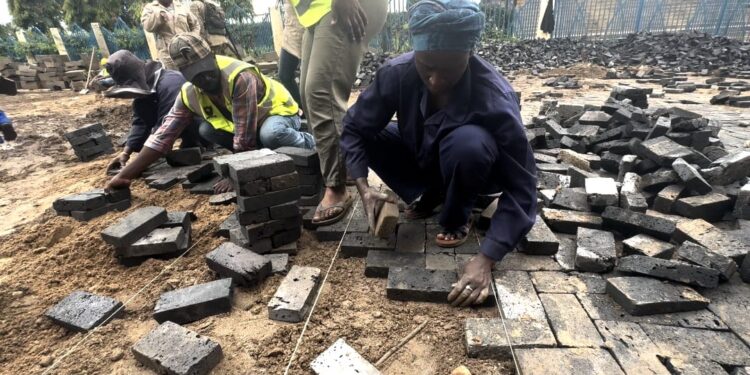 Bukavu : L’AFC/M23 intensifie les travaux de pavage des routes secondaires pour améliorer la mobilité urbaine