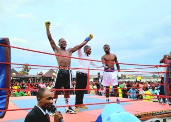 Bukavu : Le boxeur ILOKO BOLINGA willy offre une victoire à son club Kisiki, après un combat avec son adversaire du club de jeunes de Goma