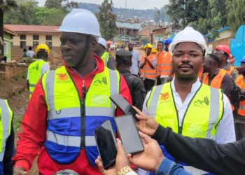 Bukavu : Le vice-gouverneur Dunia Bwenge lance les travaux de réhabilitation du tronçon routier stade de la concorde-carefour-Lycee Mapatano