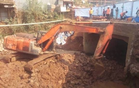 Bukavu : Transformation du collecteur Kawa en dépotoir public par certains ménages riverains, un danger permanent en cette période pluvieuse