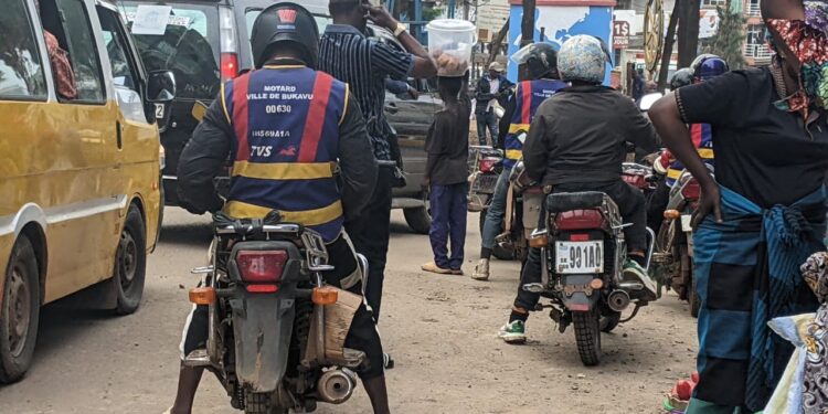 Bukavu: Les conducteurs des motos et tricycles Bajaj saluent la décision de l’AFC/M23 leur autorisant à traverser la place de l’indépendance