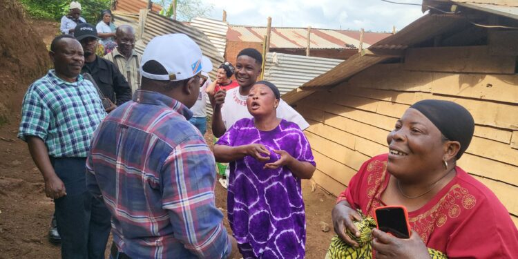 Bukavu: A Panzi pour compatir avec les victimes de la récente catastrophe naturelle, le maire Nicolas Kyalangalilwa appelle les habitants à quitter les sites dangereux