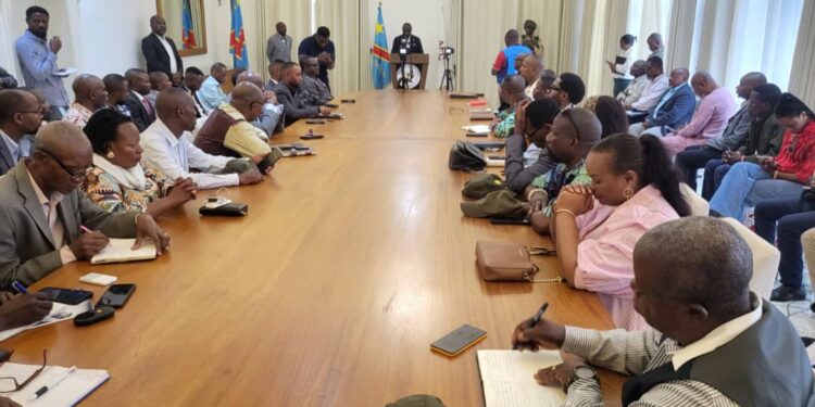 Sud kivu: Le gouverneur Patrick Busu Bwa Ngwi suspend toute construction, morcellement et vente des parcelles, afin de remettre de l&rsquo;ordre dans le secteur