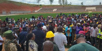 Sud-kivu : Le vice-gouverneur Dunia Bwenge Doux et la population de Nyantende dans un salongo spécial au stade de Bukavu