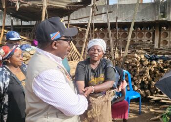 Bukavu : Le maire Nicolas Kyalangalilwa multiplie des tournées de sensibilisation à l’assainissement, à la protection de l&rsquo;environnement et à la sécurité