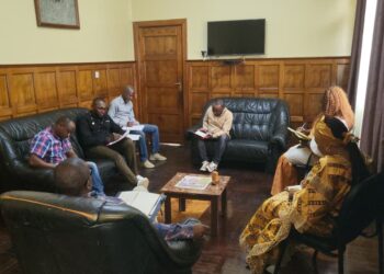 Bukavu : En réunion avec les délégués des maisons de télécommunications, le maire Nicolas Kyalangalilwa insiste sur l&rsquo;assainissement du secteur