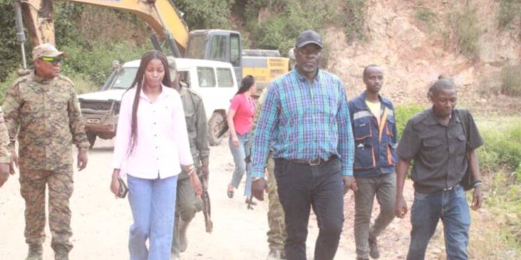 Sud-kivu: Le vice-gouverneur Dunia Bwenge Doux satisfait de l’avancement des travaux d’intervention d’urgence dans les escarpements de Ngomo