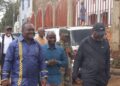 Bukavu: Accompagné du maire de la ville, le gouverneur Patrick Busu Bwa Ngwi inspecte les travaux de pavage de l’avenue Cécile Horizon