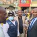 Bukavu: Le maire Nicolas kyalangalilwa et le vice-gouverneur Gady Mukiza sensibilisent les vendeurs du marché de Kadutu contre Ebola