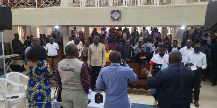 Bukavu: Le maire Nicolas kyalangalilwa poursuit sans relâche la sensibilisation contre Ebola. A Ibanda, il a échangé avec les chefs des quartiers et cadres de bases