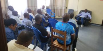 Bukavu: Le maire Nicolas Kyalangalilwa en réunion avec les acteurs impliqués dans l&rsquo;assainissement, pour une gestion efficace des déchets
