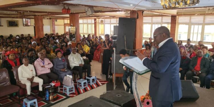 Bukavu: En clôturant la conférence des femmes d’Influence, le maire Nicolas Kyalangalilwa appelle les participantes à jouer un rôle majeur dans la transformation de la société