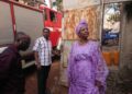 Bukavu : trois maisons et d’importants biens détruits par un incendie sur l’avenue du Lac, la population salue l’intervention de la bourgmestre Prisca Mweze pour limiter les dégâts
