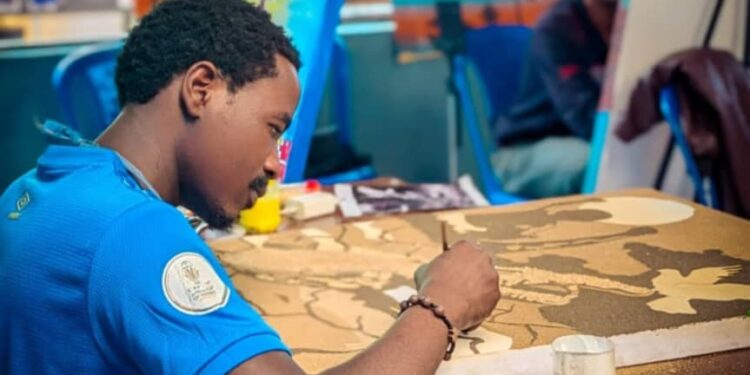 Sud kivu: Cikuru Cirimwami Patrick, un artiste visuel et recycleur qui sensibilise à la résilience et à la cohabitation pacifique à travers des dessins